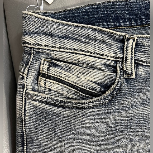 NWT -Diesel Black Gold Women’s Distressed Slim Skinny Jeans - Made in Italy - 28 - Picture 4 of 11
